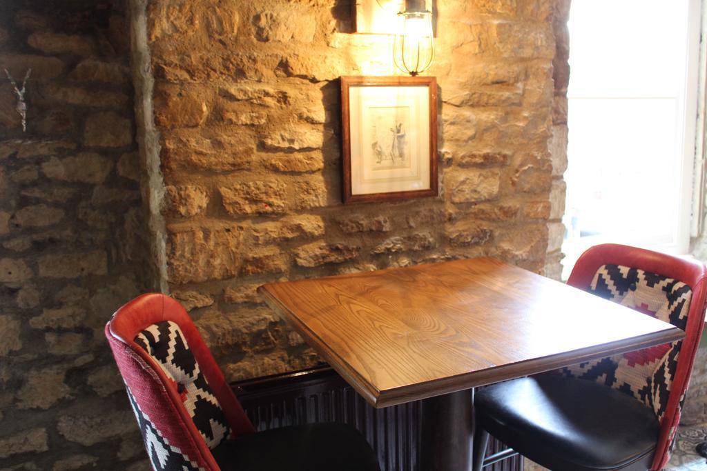 The Woodstock Arms Hotel Bagian luar foto