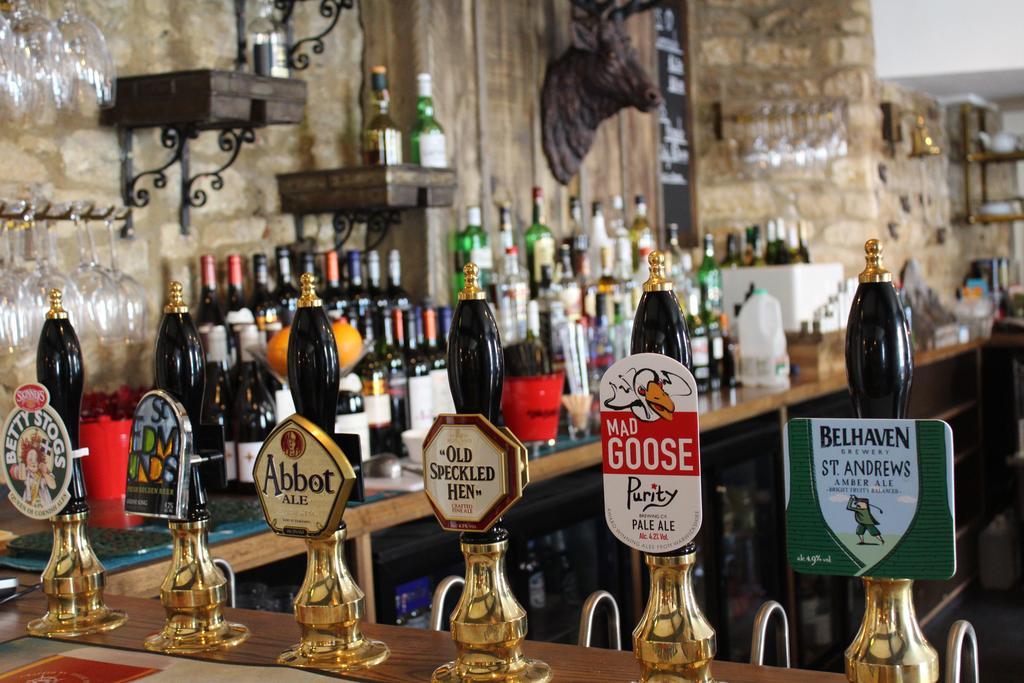 The Woodstock Arms Hotel Bagian luar foto