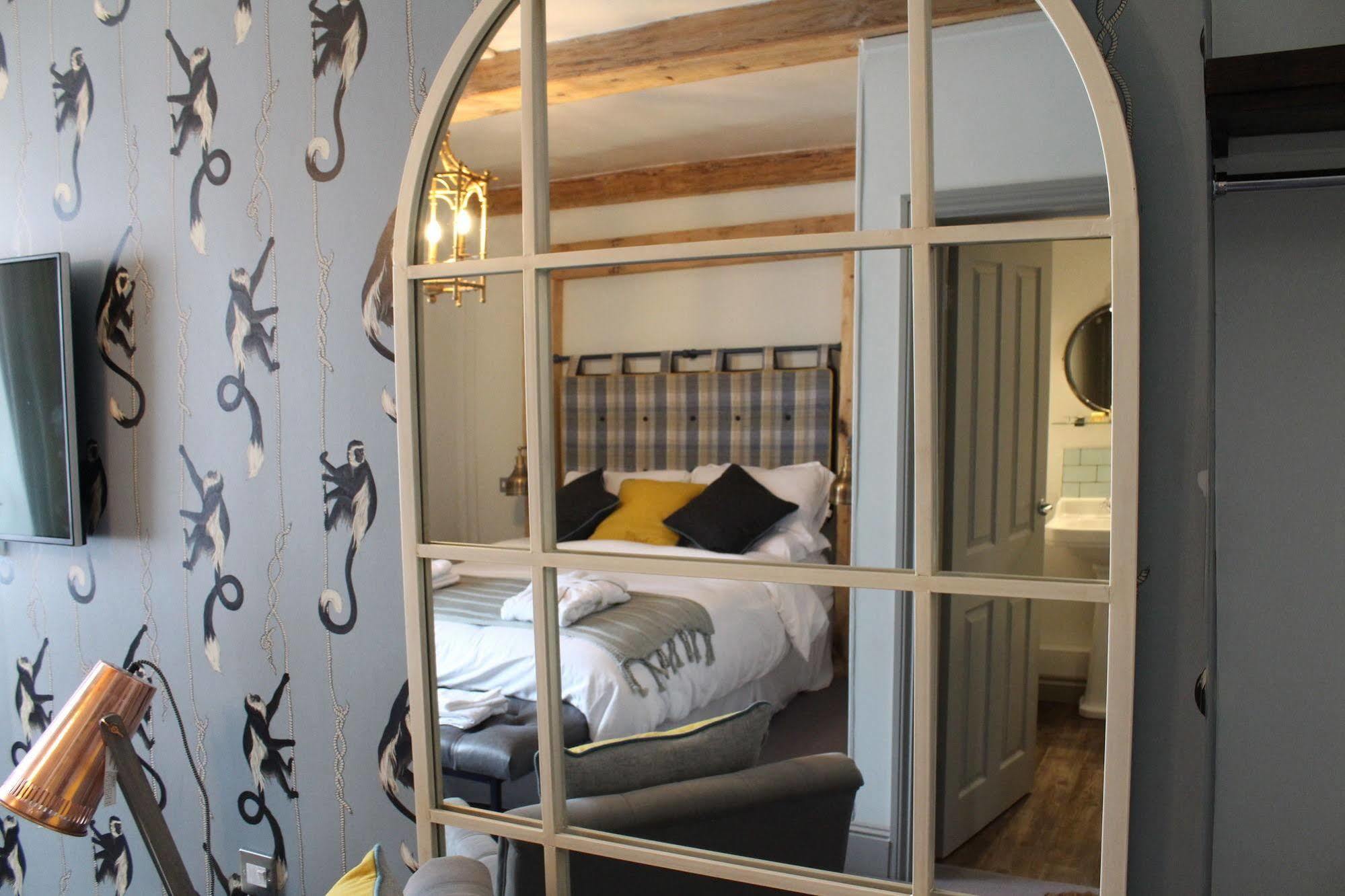 The Woodstock Arms Hotel Bagian luar foto