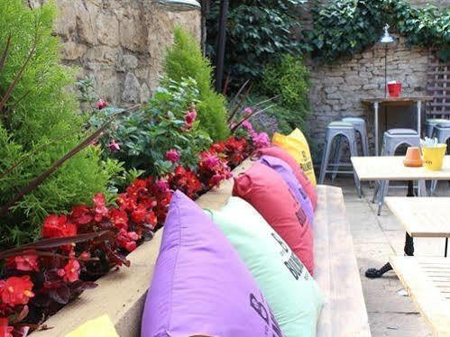 The Woodstock Arms Hotel Bagian luar foto